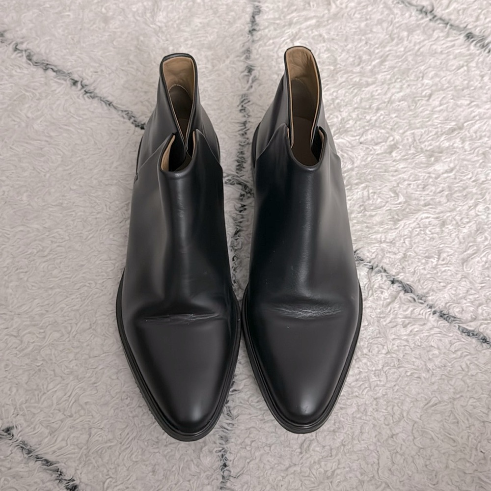 Everlane Chelsea boots - women size 7.5